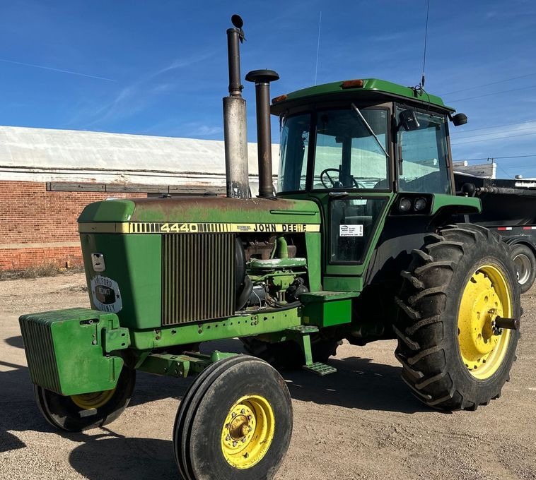 1982 John Deere 4440P tractor