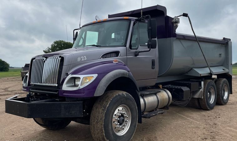 2007 International 7600 dump truck