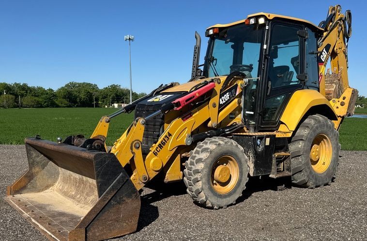 2016 Caterpillar 420F2 IT backhoe