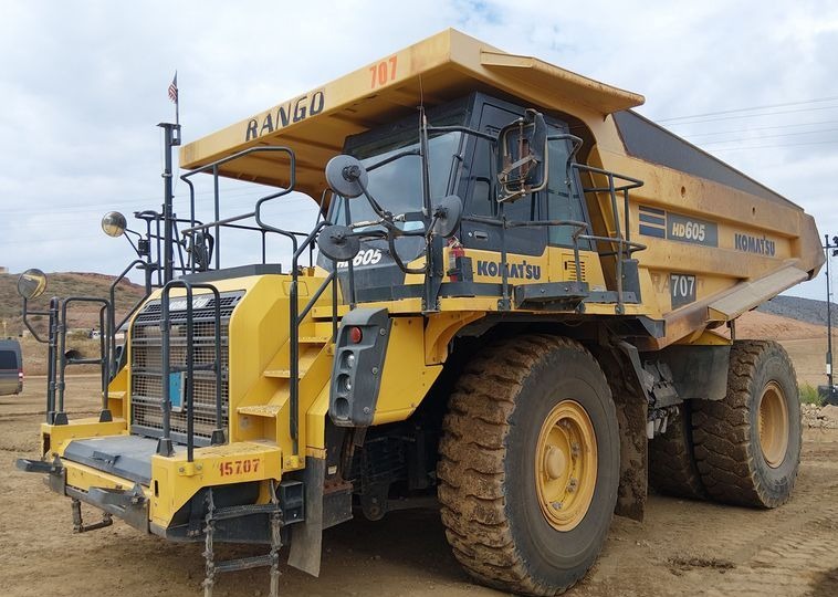 2017 Komatsu HD605-8 haul truck